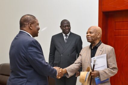 Bangui : Le Président Touadéra reçoit le Prince Arthur Eze Ikpechukwu, président du groupe Stantech Engineering